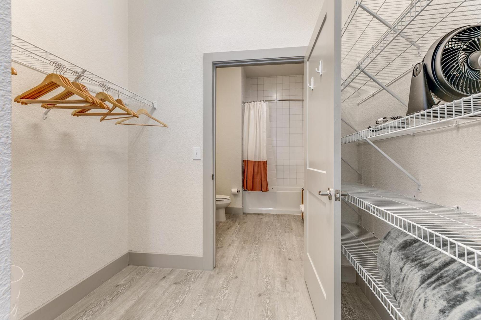 Lush Downtown Condo On Riverwalk W King Ste, Free Parking, Pet Friendly, Centrally Located On Riverwalk San Antonio Exteriér fotografie